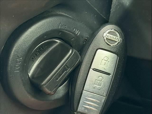 エクストレイル ２０Ｘ　純正ナビ　バックカメラ　シートヒーター　ルーフレール　ＥＴＣ　インテリジェントキー　ＣＤ／ＤＶＤ再生　Ｂｌｕｅｔｏｏｔｈ　カプロンシート　オートライト　オートエアコン　純正１７インチＡＷ（15枚目）