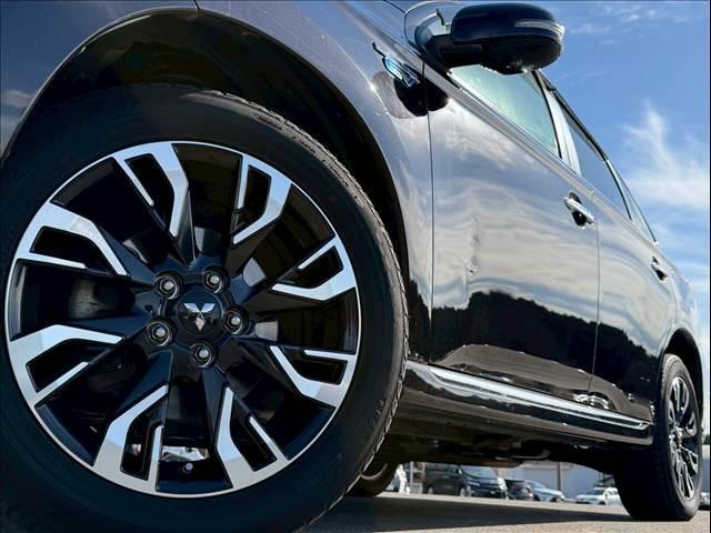 �y�����A���~�z�C�[���z�O�ςɃ}�b�`���������A���~�z�C�[���𑕒����Ă���܂��B�e��ЊO�A���~�z�C�[����A�X�^�b�h���X�^�C�����戵�����Ă���܂��B���񂲑��k����������