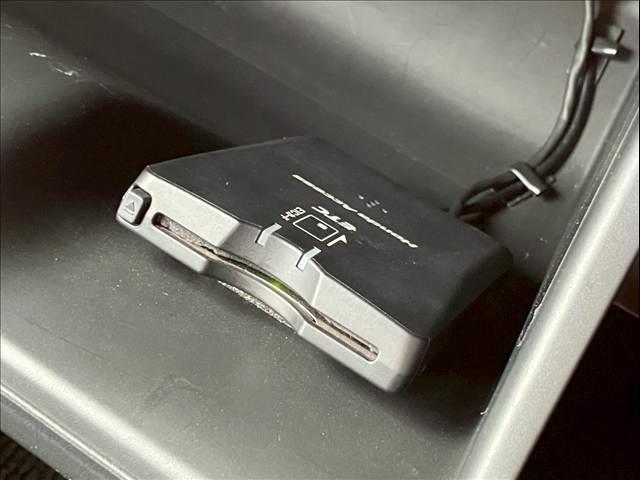 クロスロード ２０Ｘ　全塗装　グリーンマッドブラック　社外１６ＡＷ　ＢＦグッドリッチオールテレーン２１５／７０／１６　純正ＨＤＤナビ　バックカメラ　ＥＴＣ　ステアリングリモコン　スマートキー　ＣＤ／ＤＶＤ再生（5枚目）