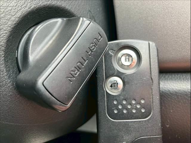 クロスロード ２０Ｘ　全塗装　グリーンマッドブラック　社外１６ＡＷ　ＢＦグッドリッチオールテレーン２１５／７０／１６　純正ＨＤＤナビ　バックカメラ　ＥＴＣ　ステアリングリモコン　スマートキー　ＣＤ／ＤＶＤ再生（6枚目）