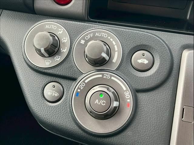 クロスロード ２０Ｘ　全塗装　グリーンマッドブラック　社外１６ＡＷ　ＢＦグッドリッチオールテレーン２１５／７０／１６　純正ＨＤＤナビ　バックカメラ　ＥＴＣ　ステアリングリモコン　スマートキー　ＣＤ／ＤＶＤ再生（12枚目）