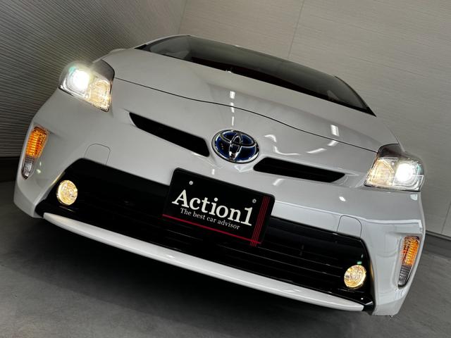 プリウス Ｓ　純正ナビ　Ｂｌｕｅｔｏｏｔｈ　ＴＶ　ＣＤ　ＥＴＣ　バックカメラ　ステアリングリモコン　純正１５インチアルミホイール　フォグランプ　プッシュスタート　スマートキー（24枚目）