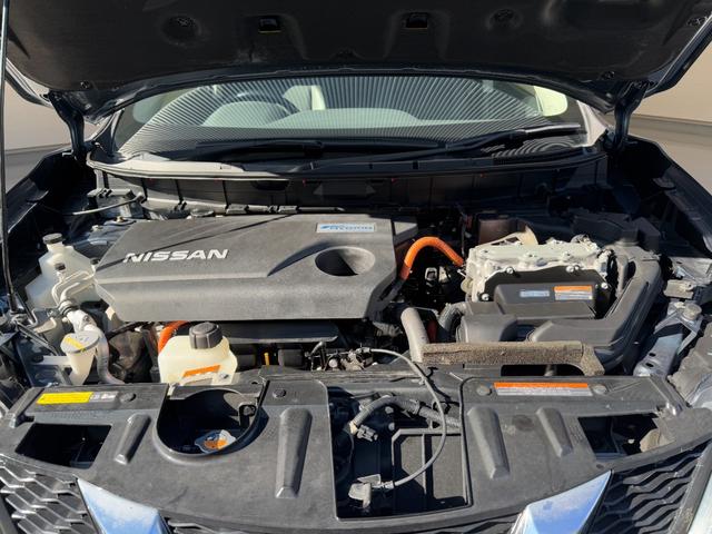 エクストレイル ２０Ｘ　ハイブリッド　エマージェンシーブレーキＰ　アラウンドビューモニター　クルーズコントロール　ＬＥＤヘッド　シートヒーター　純正ＳＤナビ　コーナーセンサー　インテリジェントキー　ＥＴＣ　ステアリングリモコン　カプロンシート　純正１７インチＡＷ（36枚目）