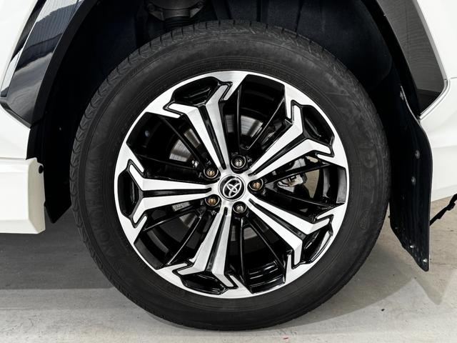 ＲＡＶ４ ＰＨＶ ブラックトーン　サンルーフ　モデリスタエアロ　ディスプレイオーディオ　パノラミックビュー　黒革　シートヒーター　パワーバックドア　ブラインドスポットモニター　ヘッドアップディスプレイ　クリアランスソナー　ＬＥＤヘッド（26枚目）