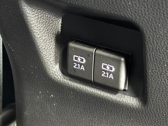 ＲＡＶ４ ＰＨＶ ブラックトーン　サンルーフ　モデリスタエアロ　ディスプレイオーディオ　パノラミックビュー　黒革　シートヒーター　パワーバックドア　ブラインドスポットモニター　ヘッドアップディスプレイ　クリアランスソナー　ＬＥＤヘッド（65枚目）