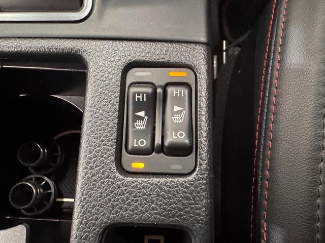 ＷＲＸ Ｓ４ ２．０ＧＴ－Ｓアイサイト　４ＷＤ　ＳＴＩエアロ　リアスポイラー　純正ナビ　Ｂｌｕｅｔｏｏｔｈ　アダプティブクルーズコントロール　ＢＳＭ　ＥＴＣ　ハーフレザーシート　パワーシート　フロントカメラ　バックカメラ　純正１８インチＡＷ（8枚目）