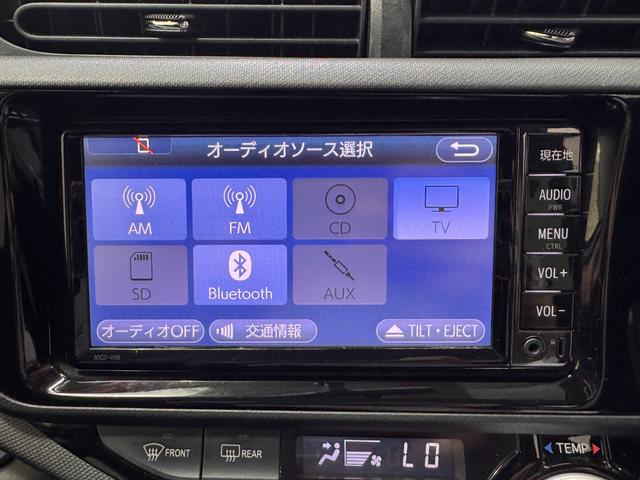 アクア Ｓ　純正ナビ　シートヒーター　ＥＴＣ　バックカメラ　Ｂｌｕｅｔｏｏｔｈ　テレビ　ＣＤ　横滑り防止　オートライト　オートエアコン　プッシュスタート　スマートキー　ＥＶ　ＥＣＯモード（10枚目）