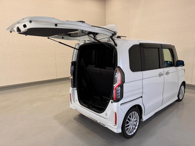 Ｎ－ＢＯＸカスタム Ｌターボ　純正９インチナビ　ａｐｐｌｅｃａｒｐｌａｙ　バックカメラ　ＥＴＣ　レーダークルーズコントロール　両側パワースライドドア　レーンアシスト　衝突軽減ブレーキ　パーキングセンサー　純正１５インチＡＷ（74枚目）