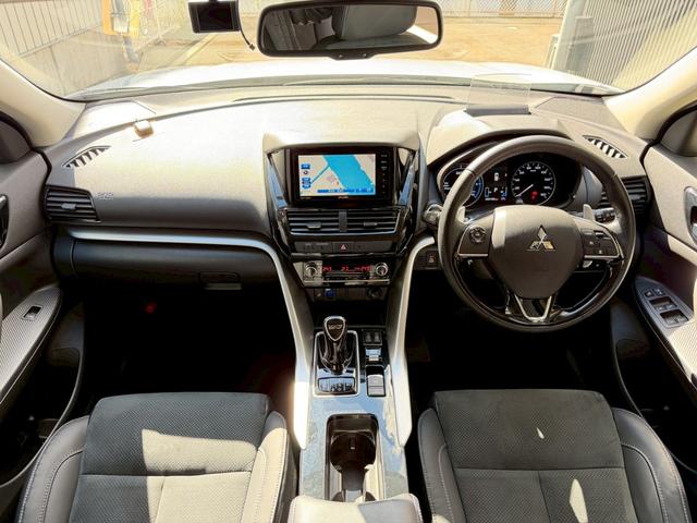 エクリプスクロスPHEV G e-アシスト レーダークルーズ AC1500W ハーフレザー シートヒーター ヘッドアップディスプレイ オートハイビーム コーナーセンサー ステアリングヒーター バックカメラ 電動パーキングブレーキ(2枚目)