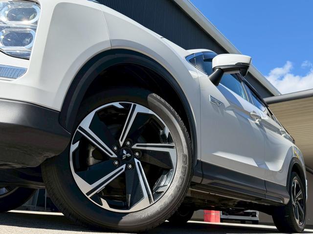 エクリプスクロスPHEV G e-アシスト レーダークルーズ AC1500W ハーフレザー シートヒーター ヘッドアップディスプレイ オートハイビーム コーナーセンサー ステアリングヒーター バックカメラ 電動パーキングブレーキ(11枚目)