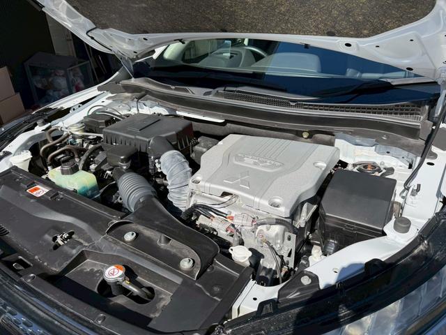 エクリプスクロスPHEV G e-アシスト レーダークルーズ AC1500W ハーフレザー シートヒーター ヘッドアップディスプレイ オートハイビーム コーナーセンサー ステアリングヒーター バックカメラ 電動パーキングブレーキ(14枚目)