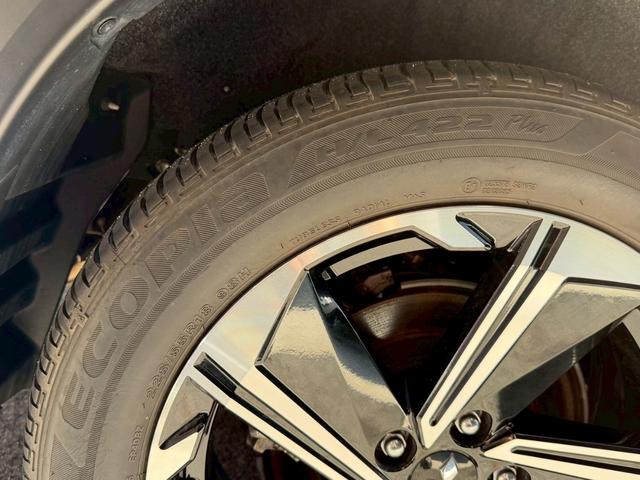 エクリプスクロスPHEV G e-アシスト レーダークルーズ AC1500W ハーフレザー シートヒーター ヘッドアップディスプレイ オートハイビーム コーナーセンサー ステアリングヒーター バックカメラ 電動パーキングブレーキ(23枚目)