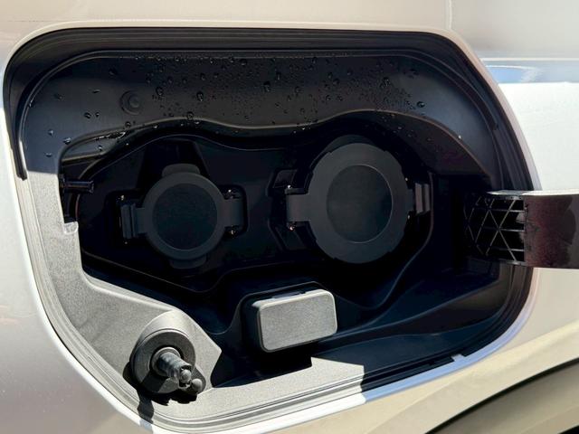 エクリプスクロスPHEV G e-アシスト レーダークルーズ AC1500W ハーフレザー シートヒーター ヘッドアップディスプレイ オートハイビーム コーナーセンサー ステアリングヒーター バックカメラ 電動パーキングブレーキ(30枚目)