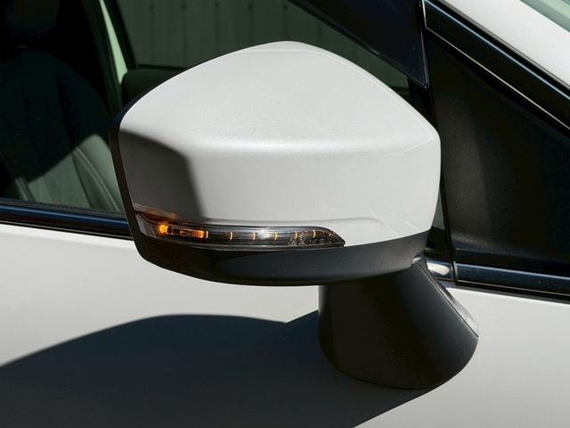 エクリプスクロスPHEV G e-アシスト レーダークルーズ AC1500W ハーフレザー シートヒーター ヘッドアップディスプレイ オートハイビーム コーナーセンサー ステアリングヒーター バックカメラ 電動パーキングブレーキ(32枚目)