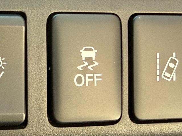 エクリプスクロスPHEV G e-アシスト レーダークルーズ AC1500W ハーフレザー シートヒーター ヘッドアップディスプレイ オートハイビーム コーナーセンサー ステアリングヒーター バックカメラ 電動パーキングブレーキ(49枚目)