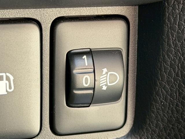 エクリプスクロスPHEV G e-アシスト レーダークルーズ AC1500W ハーフレザー シートヒーター ヘッドアップディスプレイ オートハイビーム コーナーセンサー ステアリングヒーター バックカメラ 電動パーキングブレーキ(51枚目)