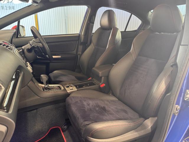 ご覧頂きまして誠に有難うございます!!是非ご来店して頂き、実際にご覧になって頂ければと思います。お客様からのご連絡をスタッフ一同、心よりお待ちしております