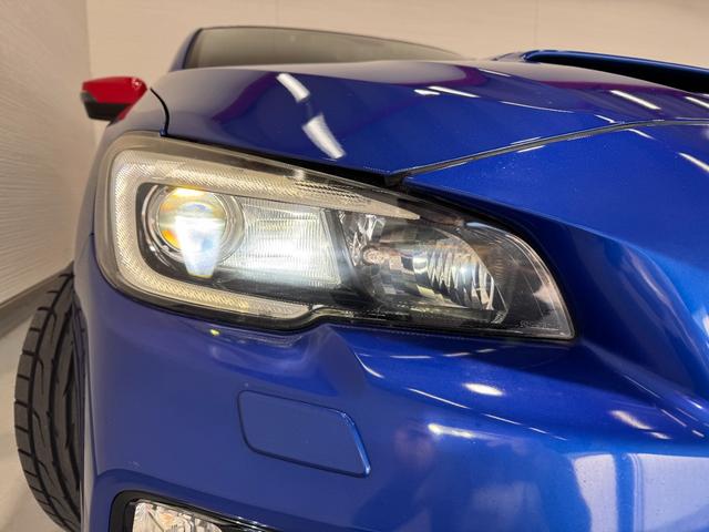 【LEDヘッドライト】非常に明るく前方を照らしてくれるので、悪天候や夜間の走行時も視界良好で安心してお乗りいただけます。