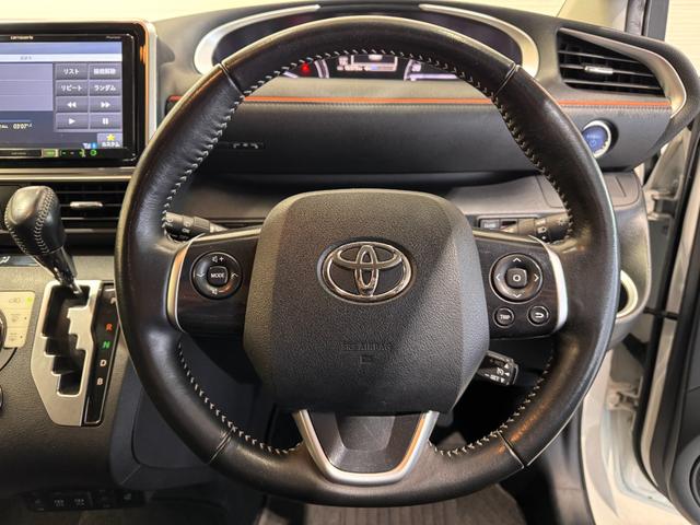 シエンタ ハイブリッドＧ　クエロ　９インチナビ　アラウンドビューモニター　モデリスタ１７インチＡＷ　両側Ｐスライドドア　クルコン　Ｂカメラ　ハーフレザーシート　レーンアシスト　ステアリングヒーター　シートヒーター　ＵＳＢ　ＢＴ（8枚目）