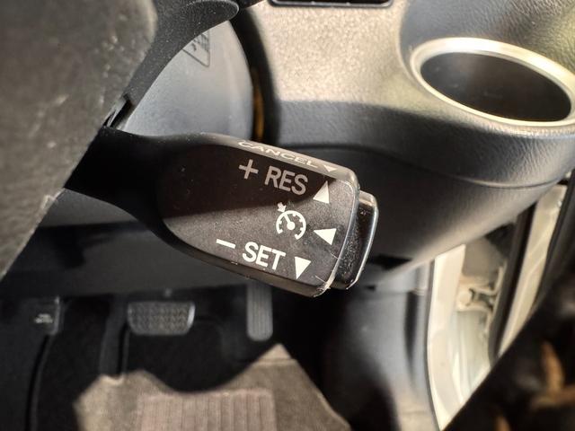 シエンタ ハイブリッドＧ　クエロ　９インチナビ　アラウンドビューモニター　モデリスタ１７インチＡＷ　両側Ｐスライドドア　クルコン　Ｂカメラ　ハーフレザーシート　レーンアシスト　ステアリングヒーター　シートヒーター　ＵＳＢ　ＢＴ（18枚目）