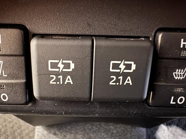 シエンタ ハイブリッドＧ　クエロ　９インチナビ　アラウンドビューモニター　モデリスタ１７インチＡＷ　両側Ｐスライドドア　クルコン　Ｂカメラ　ハーフレザーシート　レーンアシスト　ステアリングヒーター　シートヒーター　ＵＳＢ　ＢＴ（23枚目）