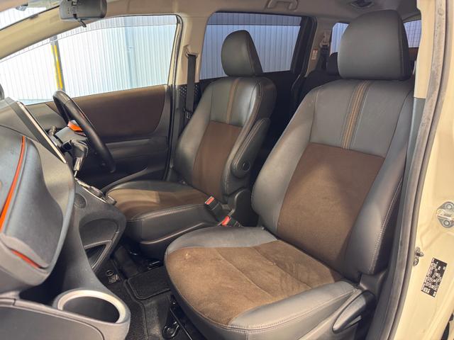 シエンタ ハイブリッドＧ　クエロ　９インチナビ　アラウンドビューモニター　モデリスタ１７インチＡＷ　両側Ｐスライドドア　クルコン　Ｂカメラ　ハーフレザーシート　レーンアシスト　ステアリングヒーター　シートヒーター　ＵＳＢ　ＢＴ（31枚目）