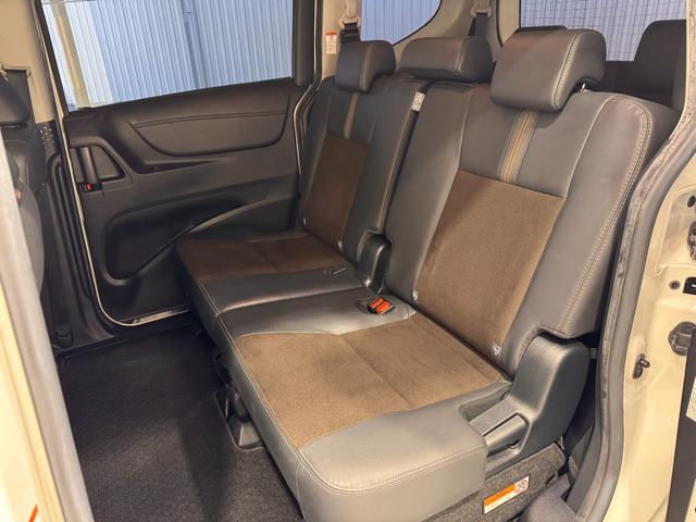 シエンタ ハイブリッドＧ　クエロ　９インチナビ　アラウンドビューモニター　モデリスタ１７インチＡＷ　両側Ｐスライドドア　クルコン　Ｂカメラ　ハーフレザーシート　レーンアシスト　ステアリングヒーター　シートヒーター　ＵＳＢ　ＢＴ（34枚目）