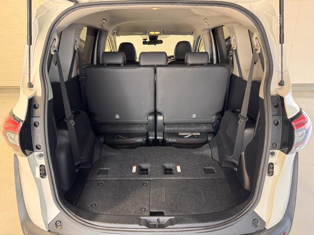 シエンタ ハイブリッドＧ　クエロ　９インチナビ　アラウンドビューモニター　モデリスタ１７インチＡＷ　両側Ｐスライドドア　クルコン　Ｂカメラ　ハーフレザーシート　レーンアシスト　ステアリングヒーター　シートヒーター　ＵＳＢ　ＢＴ（37枚目）