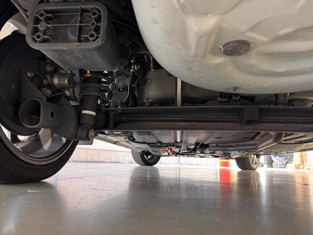 シエンタ ハイブリッドＧ　クエロ　９インチナビ　アラウンドビューモニター　モデリスタ１７インチＡＷ　両側Ｐスライドドア　クルコン　Ｂカメラ　ハーフレザーシート　レーンアシスト　ステアリングヒーター　シートヒーター　ＵＳＢ　ＢＴ（53枚目）