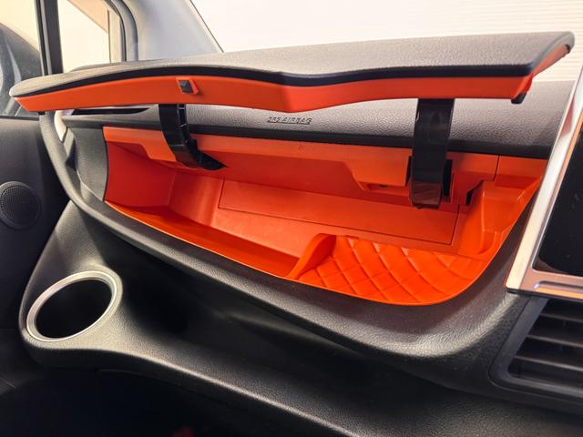 シエンタ ハイブリッドＧ　クエロ　９インチナビ　アラウンドビューモニター　モデリスタ１７インチＡＷ　両側Ｐスライドドア　クルコン　Ｂカメラ　ハーフレザーシート　レーンアシスト　ステアリングヒーター　シートヒーター　ＵＳＢ　ＢＴ（75枚目）