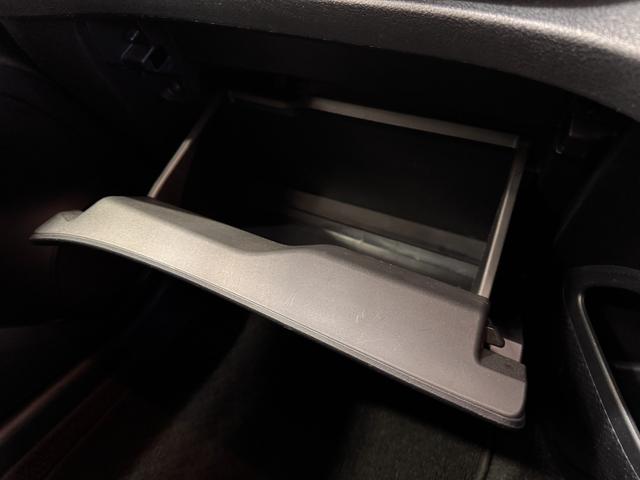 シエンタ ハイブリッドＧ　クエロ　９インチナビ　アラウンドビューモニター　モデリスタ１７インチＡＷ　両側Ｐスライドドア　クルコン　Ｂカメラ　ハーフレザーシート　レーンアシスト　ステアリングヒーター　シートヒーター　ＵＳＢ　ＢＴ（77枚目）