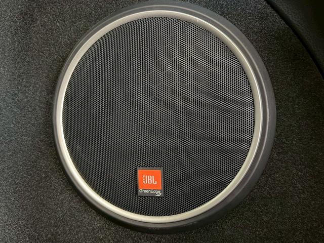 ハリアー プレミアム　アドバンスドパッケージ　黒革　サンルーフ　全周囲カメラ　ＪＢＬサウンド　ＬＥＤヘッド　シートヒーター　レーダークルーズ　パワーバックドア　コーナーセンサー　パワーシート　シートメモリ―　メーカーナビ　オートハイビーム　ＥＴＣ（16枚目）