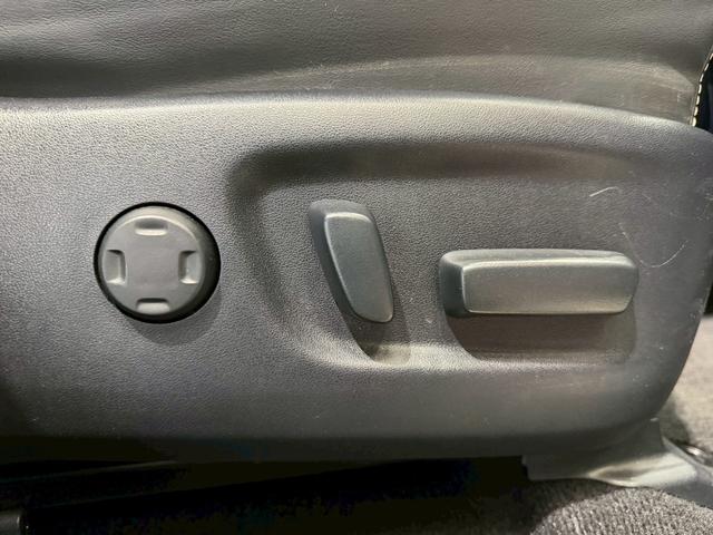 ハリアー プレミアム　アドバンスドパッケージ　黒革　サンルーフ　全周囲カメラ　ＪＢＬサウンド　ＬＥＤヘッド　シートヒーター　レーダークルーズ　パワーバックドア　コーナーセンサー　パワーシート　シートメモリ―　メーカーナビ　オートハイビーム　ＥＴＣ（43枚目）