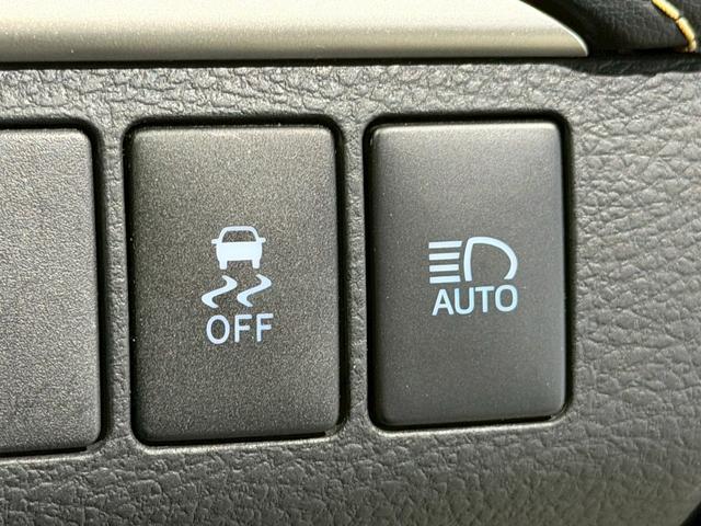 ハリアー プレミアム　アドバンスドパッケージ　黒革　サンルーフ　全周囲カメラ　ＪＢＬサウンド　ＬＥＤヘッド　シートヒーター　レーダークルーズ　パワーバックドア　コーナーセンサー　パワーシート　シートメモリ―　メーカーナビ　オートハイビーム　ＥＴＣ（44枚目）