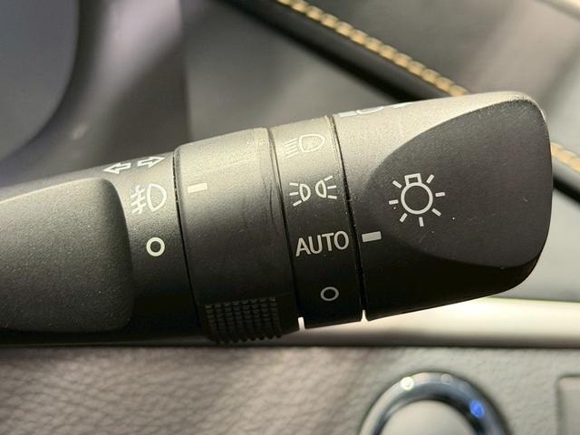 ハリアー プレミアム　アドバンスドパッケージ　黒革　サンルーフ　全周囲カメラ　ＪＢＬサウンド　ＬＥＤヘッド　シートヒーター　レーダークルーズ　パワーバックドア　コーナーセンサー　パワーシート　シートメモリ―　メーカーナビ　オートハイビーム　ＥＴＣ（49枚目）