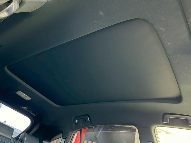 ハリアー プレミアム　アドバンスドパッケージ　黒革　サンルーフ　全周囲カメラ　ＪＢＬサウンド　ＬＥＤヘッド　シートヒーター　レーダークルーズ　パワーバックドア　コーナーセンサー　パワーシート　シートメモリ―　メーカーナビ　オートハイビーム　ＥＴＣ（70枚目）