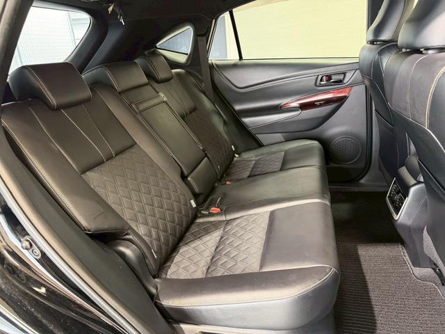 ハリアー プレミアム 純正エアロ REALハンドル ハーフレザー クルーズコントロール パワーバックドア バックカメラ レーンキープアシスト オートハイビーム ETC パワーシート 純正ナビ LED 純正18インチAW(9枚目)