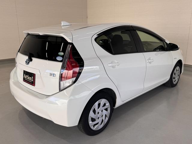 アクア Ｇ　純正９インチナビ　ＥＴＣ　レーンアシスト　衝突軽減ブレーキ　Ｂｌｕｅｔｏｏｔｈ　フルセグＴＶ　オートハイビーム　セーフティセンス　　ＤＶＤ　ＣＤ　プッシュスタート　スマートキー　オートエアコン（6枚目）