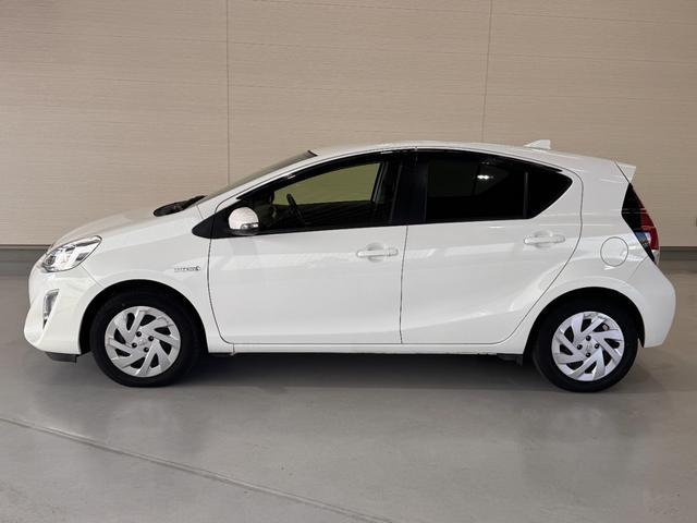 アクア Ｇ　純正９インチナビ　ＥＴＣ　レーンアシスト　衝突軽減ブレーキ　Ｂｌｕｅｔｏｏｔｈ　フルセグＴＶ　オートハイビーム　セーフティセンス　　ＤＶＤ　ＣＤ　プッシュスタート　スマートキー　オートエアコン（18枚目）