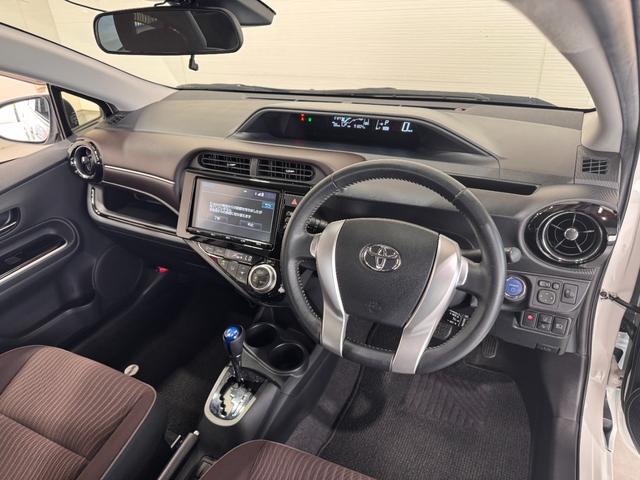 アクア Ｇ　純正９インチナビ　ＥＴＣ　レーンアシスト　衝突軽減ブレーキ　Ｂｌｕｅｔｏｏｔｈ　フルセグＴＶ　オートハイビーム　セーフティセンス　　ＤＶＤ　ＣＤ　プッシュスタート　スマートキー　オートエアコン（21枚目）