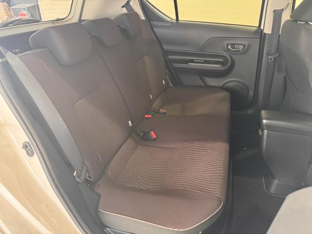 アクア Ｇ　純正９インチナビ　ＥＴＣ　レーンアシスト　衝突軽減ブレーキ　Ｂｌｕｅｔｏｏｔｈ　フルセグＴＶ　オートハイビーム　セーフティセンス　　ＤＶＤ　ＣＤ　プッシュスタート　スマートキー　オートエアコン（25枚目）