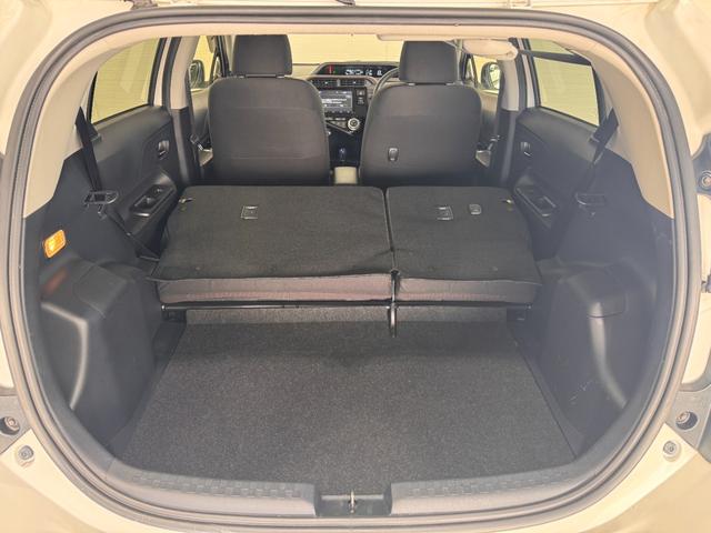 アクア Ｇ　純正９インチナビ　ＥＴＣ　レーンアシスト　衝突軽減ブレーキ　Ｂｌｕｅｔｏｏｔｈ　フルセグＴＶ　オートハイビーム　セーフティセンス　　ＤＶＤ　ＣＤ　プッシュスタート　スマートキー　オートエアコン（28枚目）