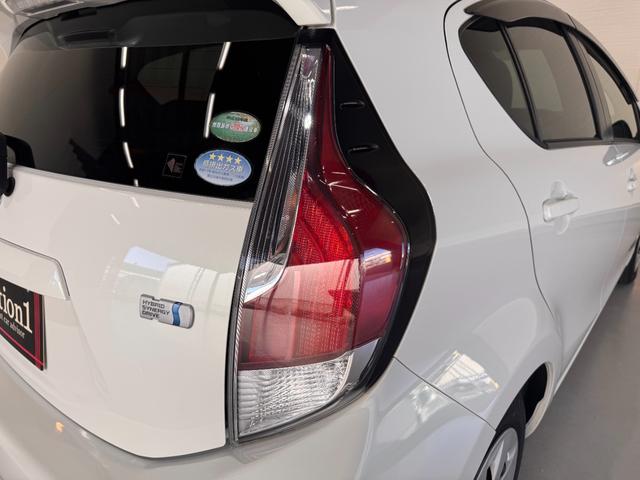 アクア Ｇ　純正９インチナビ　ＥＴＣ　レーンアシスト　衝突軽減ブレーキ　Ｂｌｕｅｔｏｏｔｈ　フルセグＴＶ　オートハイビーム　セーフティセンス　　ＤＶＤ　ＣＤ　プッシュスタート　スマートキー　オートエアコン（40枚目）