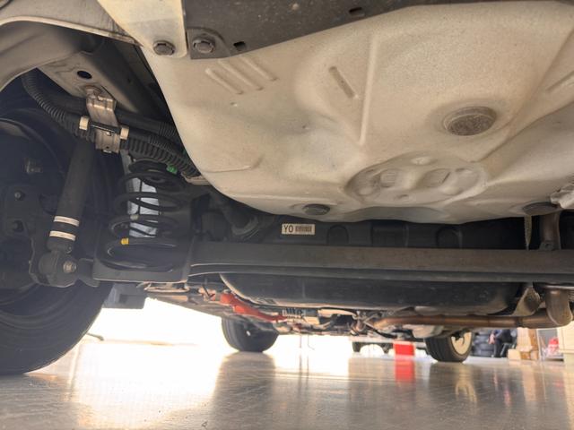 アクア Ｇ　純正９インチナビ　ＥＴＣ　レーンアシスト　衝突軽減ブレーキ　Ｂｌｕｅｔｏｏｔｈ　フルセグＴＶ　オートハイビーム　セーフティセンス　　ＤＶＤ　ＣＤ　プッシュスタート　スマートキー　オートエアコン（42枚目）