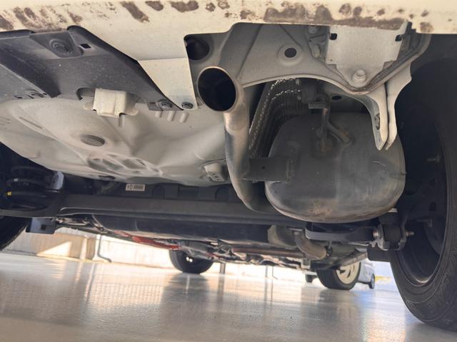 アクア Ｇ　純正９インチナビ　ＥＴＣ　レーンアシスト　衝突軽減ブレーキ　Ｂｌｕｅｔｏｏｔｈ　フルセグＴＶ　オートハイビーム　セーフティセンス　　ＤＶＤ　ＣＤ　プッシュスタート　スマートキー　オートエアコン（43枚目）