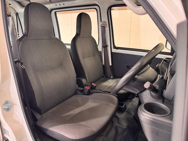 ハイゼットカーゴ スペシャルＳＡＩＩＩ　純正ナビ　スマートアシスト　ＥＴＣ　衝突軽減ブレーキ　オートハイビーム　Ｂｌｕｅｔｏｏｔｈ　テレビ　ＤＶＤ　ＣＤ　スライドドア　アイドリングストップ　キーレスキー　エアコン　横滑り防止（17枚目）