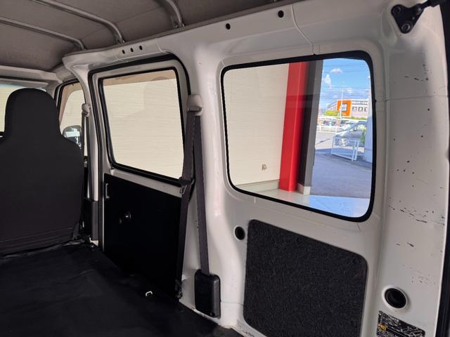 ハイゼットカーゴ スペシャルＳＡＩＩＩ　純正ナビ　スマートアシスト　ＥＴＣ　衝突軽減ブレーキ　オートハイビーム　Ｂｌｕｅｔｏｏｔｈ　テレビ　ＤＶＤ　ＣＤ　スライドドア　アイドリングストップ　キーレスキー　エアコン　横滑り防止（29枚目）