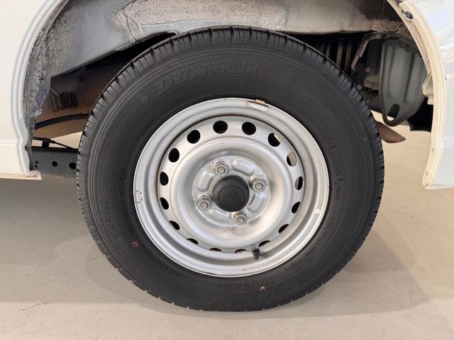 ハイゼットカーゴ スペシャルＳＡＩＩＩ　純正ナビ　スマートアシスト　ＥＴＣ　衝突軽減ブレーキ　オートハイビーム　Ｂｌｕｅｔｏｏｔｈ　テレビ　ＤＶＤ　ＣＤ　スライドドア　アイドリングストップ　キーレスキー　エアコン　横滑り防止（31枚目）