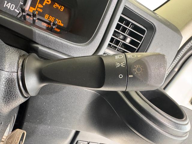 ハイゼットカーゴ スペシャルＳＡＩＩＩ　純正ナビ　スマートアシスト　ＥＴＣ　衝突軽減ブレーキ　オートハイビーム　Ｂｌｕｅｔｏｏｔｈ　テレビ　ＤＶＤ　ＣＤ　スライドドア　アイドリングストップ　キーレスキー　エアコン　横滑り防止（47枚目）