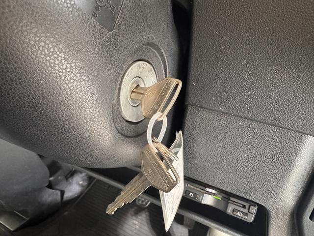 ハイゼットカーゴ スペシャルＳＡＩＩＩ　純正ナビ　スマートアシスト　ＥＴＣ　衝突軽減ブレーキ　オートハイビーム　Ｂｌｕｅｔｏｏｔｈ　テレビ　ＤＶＤ　ＣＤ　スライドドア　アイドリングストップ　キーレスキー　エアコン　横滑り防止（48枚目）